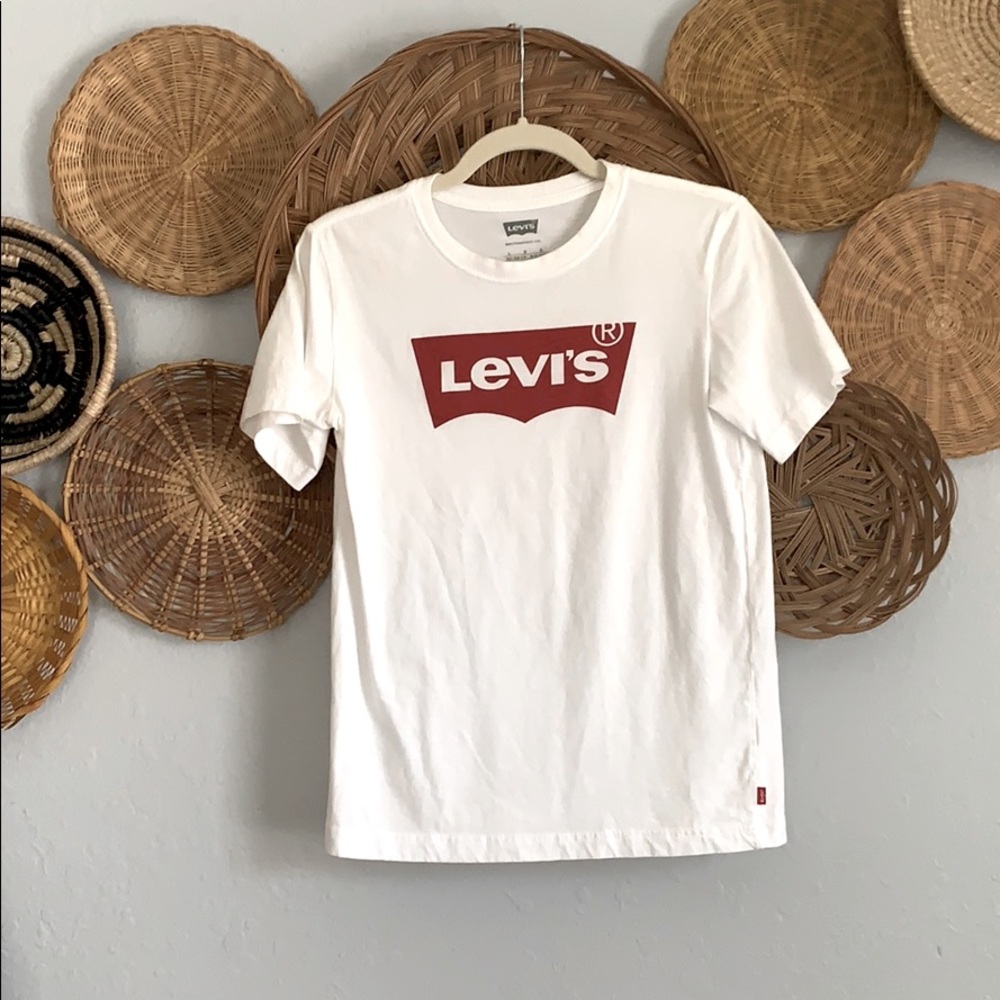Levi’s white and red T shirt